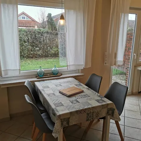 Haus No 11, *